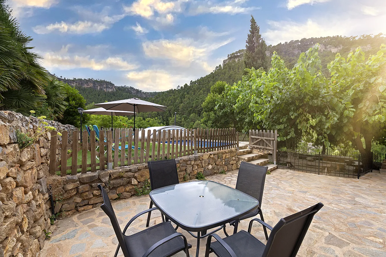 Terraza con vistas al barranco