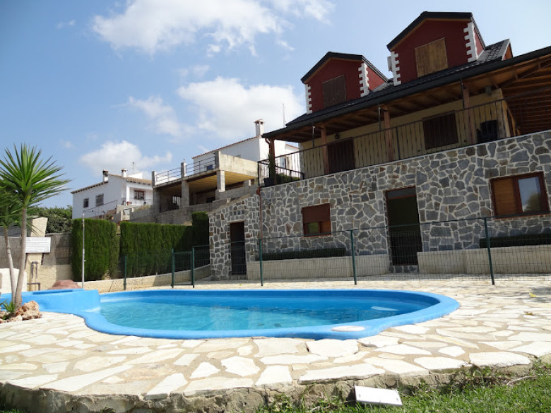 Casa de piedra con piscina de Nahuar Rural